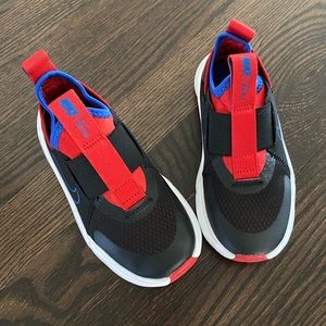 Nike flex plus boys gym shoes